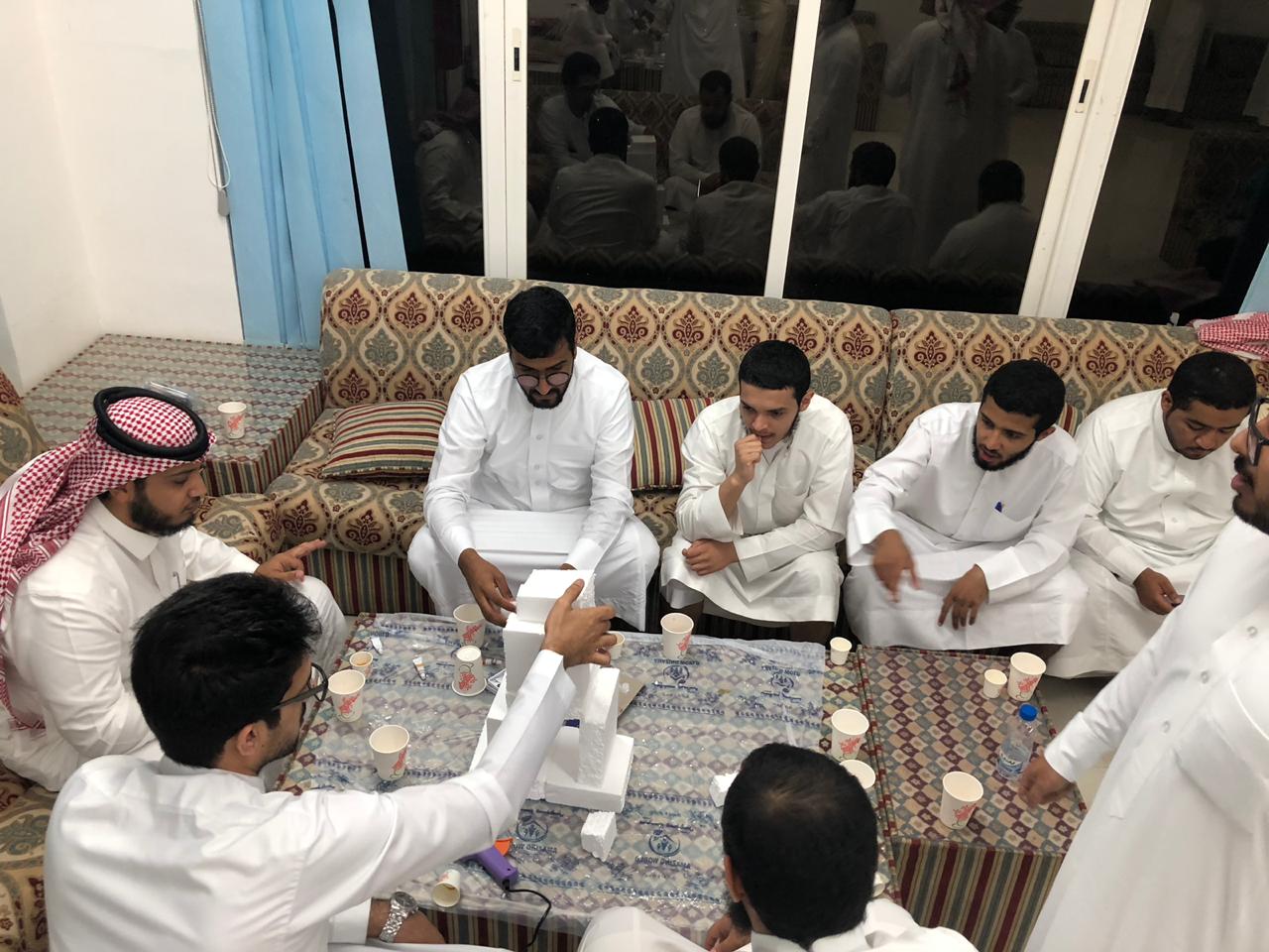 لقاءنادي الرواد الجامعيين